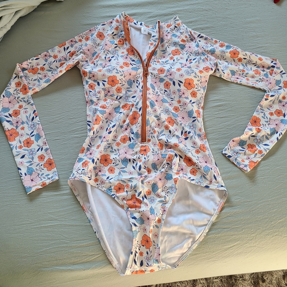 Swim suit